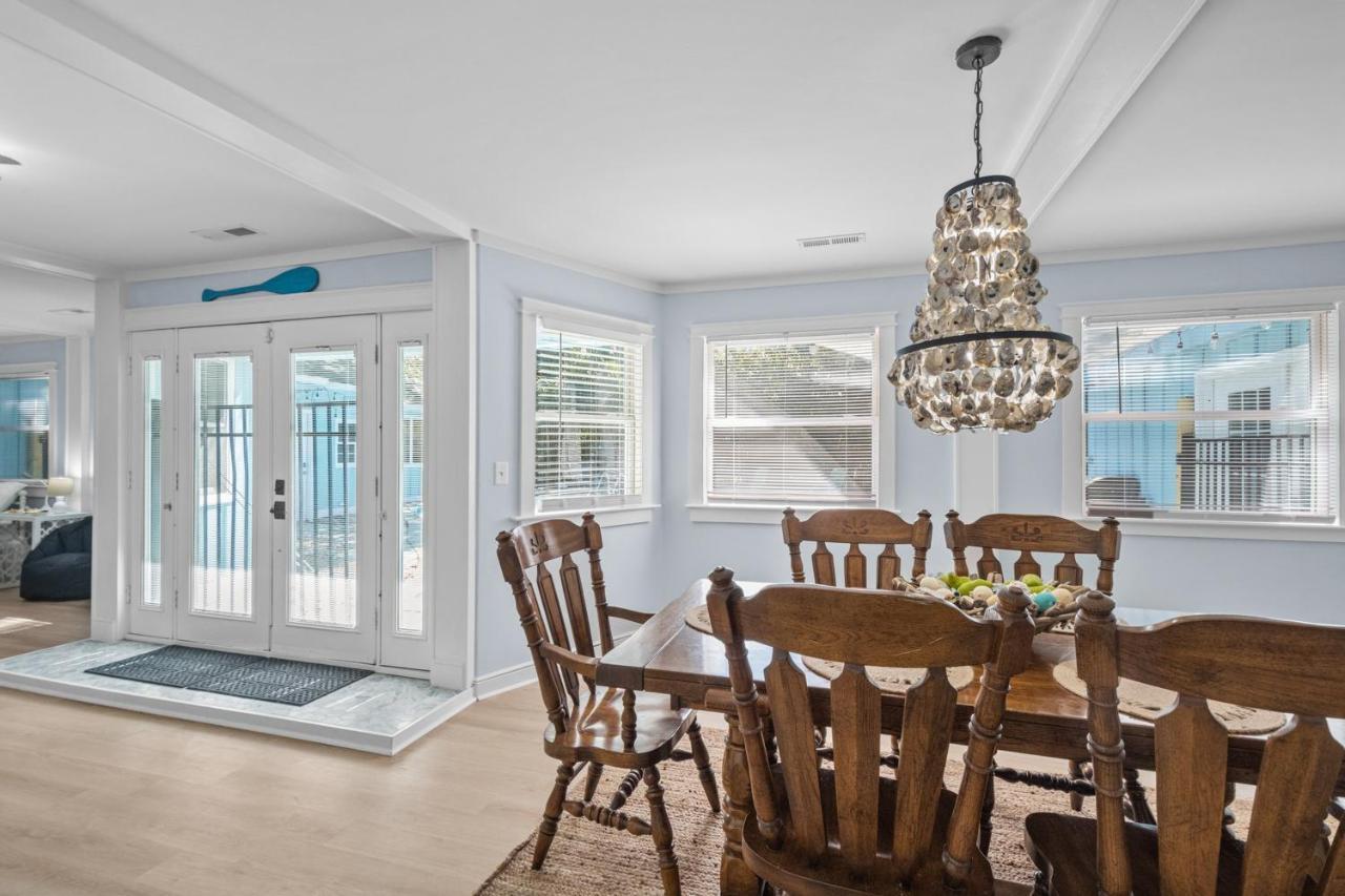 The Blue Lagoon Pine Knoll Shores Exterior foto