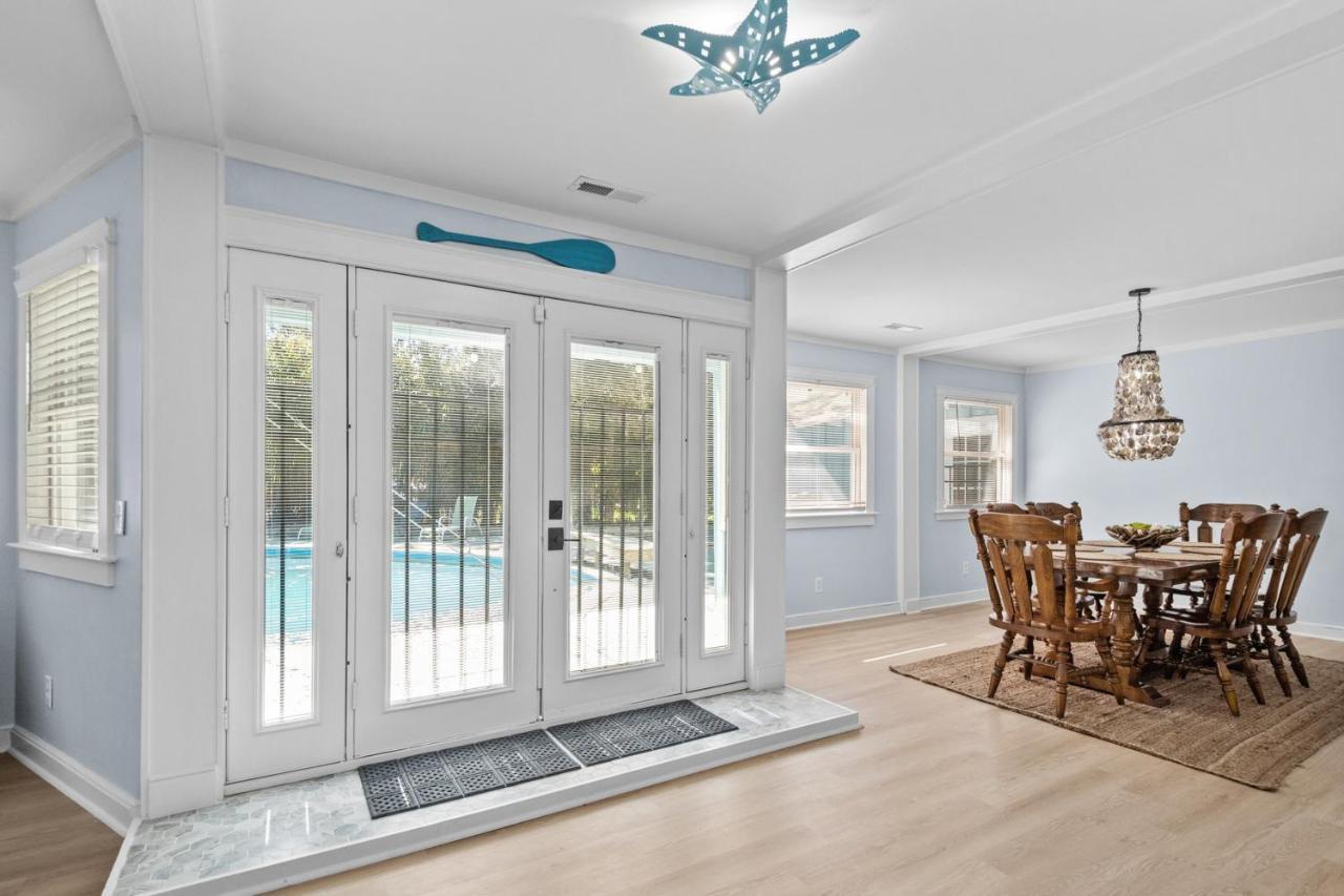 The Blue Lagoon Pine Knoll Shores Exterior foto
