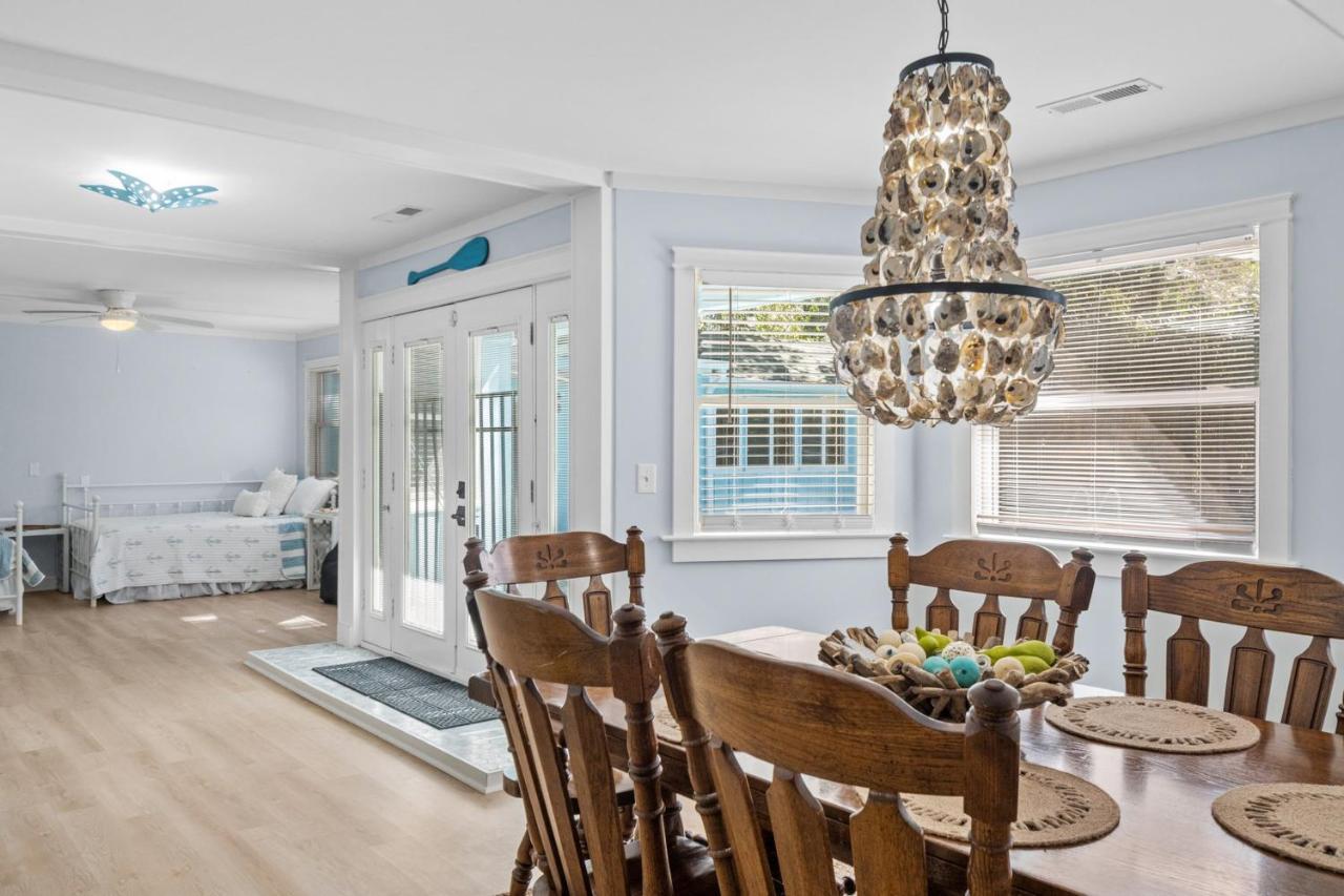 The Blue Lagoon Pine Knoll Shores Exterior foto